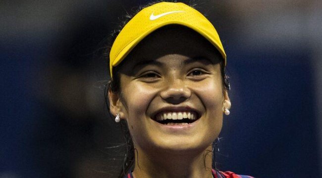 Emma Raducanu: Tenisin yükselen yıldızı 18 yaşındaki sporcu kimdir?